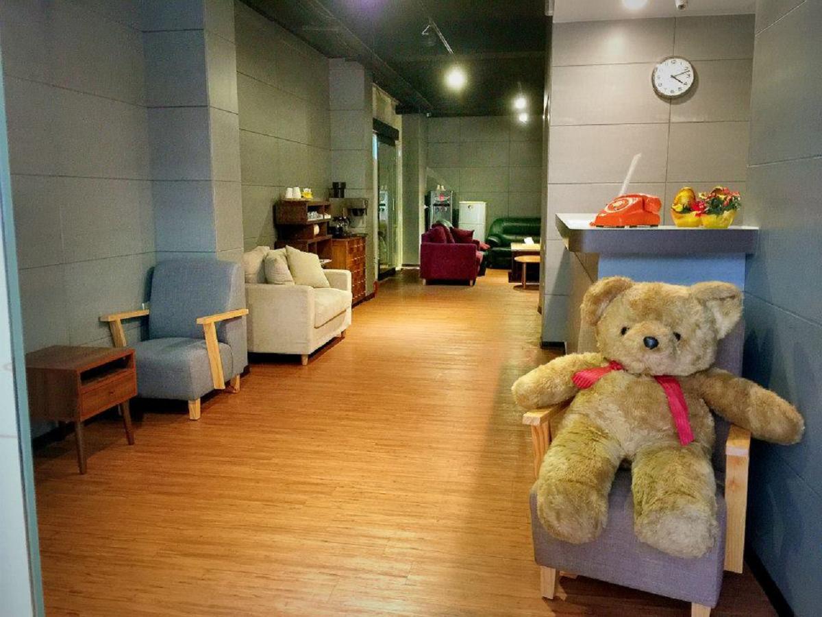 Mini Box Hotel Taipei Exterior foto